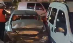 Bursa’da korkutan kaza! Araçlar kaldırıma savruldu