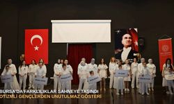 Bursa’da farklılıklar sahneye taşındı: Otizmli gençlerden unutulmaz gösteri