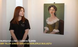 Bursa'da liseli öğrencilerin bir yıllık emeği sanatseverlerle buluştu