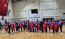 Bursa’nın sultanları sahaya indi bu kez anneler filede buluştu