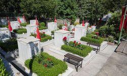 Bursa’da Şehitlik’te yürek burkan bayram arifesi: Ailelerin gözyaşları sel oldu!
