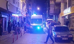 Bursa'nın Göbeğinde Dehşet Veren Anlar: Gece Yarısı Sokakta Kendi Kendini Yaraladı!