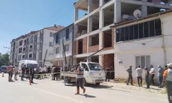 Bursa'da elektrik akımına kapılan işçi 12 metre yüksekten çakılarak can verdi