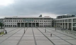 Bursa’da usta yazarın heykelini bu hale getirdiler!