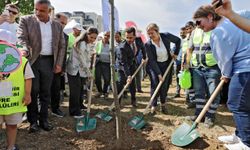 Bursa’nın yarını için 200 fidan toprakla buluştu: İşte o anlamlı kareler