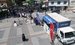 Binlerce kişi o noktalara akın etti! Bursa’da meydanlarda uzun kuyruklar oluştu