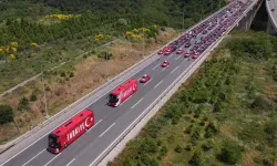 Bursalı Togg, A Millilere konvoyla böyle eşlik etti!