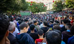 Bursa'da dev ekranda milli maç heyecanı ! Türkiye-Paraguay maçı...