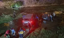 Bursa’da "makas" dehşeti! Araçlar dere yatağına savruldu