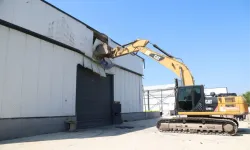 Bursa'da 600 metrekarelik kaçak yapı yerle bir oldu