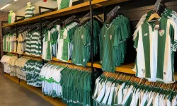 Bursaspor taraftarı mağazalara akın etti! İşte yeni sezon formasında son durum...