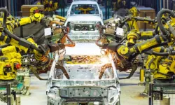 Bursa Oyak Renault’tan gövde gösterisi! Aynı banttan 3 model peş peşe çıktı