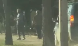 Bursa'da skandal görüntüler! Yayaların arasında araçla ilerledi