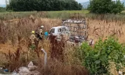 Bursa'da korku dolu anlar! Seyir halindeki kamyonet tarlaya savruldu
