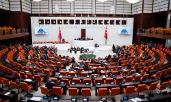 Bursa’nın 3 milletvekili YENİ Parti’ye geçti! İşte Meclis’te partilerin yeni sandalye dağılımı...