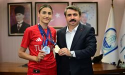 Bursa’nın gururu Hatice Kübra İlgün’den çifte madalya!