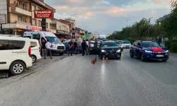 Bursa'da Savrulan Araçların Arasında Kalan Motosikletli Çift Ölümden Döndü
