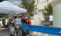 Bursa’da düğün öncesi sıra dışı gelenek! Damadı önce una buladılar