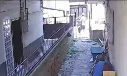 Bursa'da hurdacının kapı planı kamerada! Motosikletleri görünce...