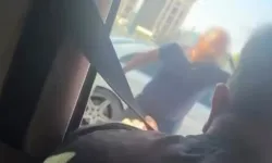 Bursa'da minibüs şoförü otomobil sürücüsünün üzerine yürüdü