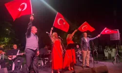 Bursa'da 30 Ağustos heyecanı başladı! Kültürpark'ta müzik dolu gece
