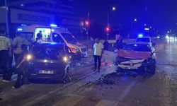 Bursa'da korkutan kaza! Çocukların da bulunduğu araçlarda 7 kişi yaralandı