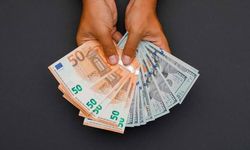 Döviz Piyasalarında Sakin Seyir: Dolar ve Euro Bandını Korumaya Devam Ediyor