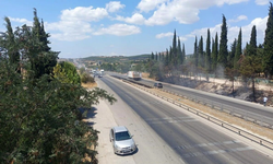 Bursa'da anız yangını İzmir yolu trafiğe kapandı