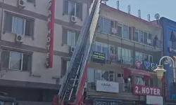 Bursa Gemlik'te pasaj yangını! Çatı katında hasar oluştu