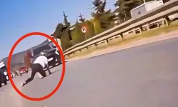 Bursa'da korkutan kaza! Motosiklet tırın tekerlerine savruldu