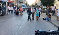 Bursa’da karşıya geçmek istedi, motosiklet çarpınca yere savruldu: 2 yaralı