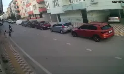 Bursa'da yola fırlayan çocuğa motosiklet çarptı! O anlar kamerada