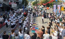 Bursa’da cadde araçlara kapandı! Yerini yürüyüş ve eğlence aldı