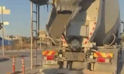 Bursa’da beton mikseri yola beton döke döke ilerledi!