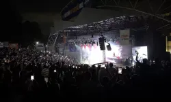 Bursa’da Kültürpark’ı gençler doldurdu! Poizi’den unutulmaz performans