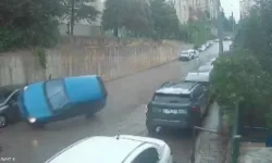 Bursa'da kontrolden çıkan otomobil 3 araca çarptı! O anlar kamerada