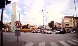 Bursa’da hatalı dönüş kazaya neden oldu! O anlar kamerada