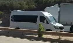 Bursa’da servis minibüsü ters yola girdi! Sürücüler son anda manevra yaptı