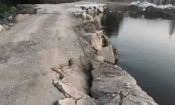 Bursa Mustafakemalpaşa’da köprü krizi! Bir köprü hasarlı, diğeri çöktü