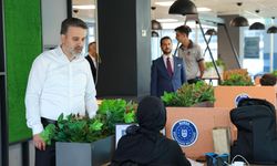 Bursa’da sınava hazırlanan gençlere Başkan Vekili Biba’dan moral ziyareti