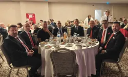 Bursa Gemlik’te vals, zeybek ve Cumhuriyet coşkusu bir arada