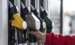 Motorine 6,40 TL zam, benzine indirim! Akaryakıt fiyatları değişiyor