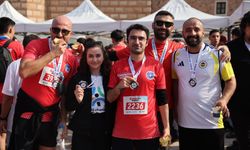 Bursa’da kırmızı-beyaz şölen! Cumhuriyet için binlerce adım atıldı