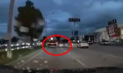 Bursa trafiğinde tehlikeli inatlaşma! Sürücüler birbirlerini sıkıştırdı