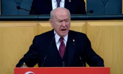 MHP lideri Bahçeli’den siyasi rakiplerine tepki! O sözler salonda alkışlandı
