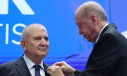 Bursa Milletvekili  Kani Torun AK Parti’ye katıldı! Rozetini Cumhurbaşkanı Erdoğan taktı