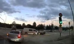 Bursa’da hastane çıkışında kaza! Kamyonet motosiklete çarptı