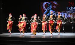 Bursa’da Cumhuriyet coşkusu yağışa rağmen devam etti