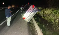 Bursa’da kontrolden çıkan otomobil bariyerlerin üzerine savruldu!
