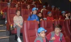 Bursa Emniyetinden çocuklara özel etkinlik! 48 öğrenci sinemada buluştu